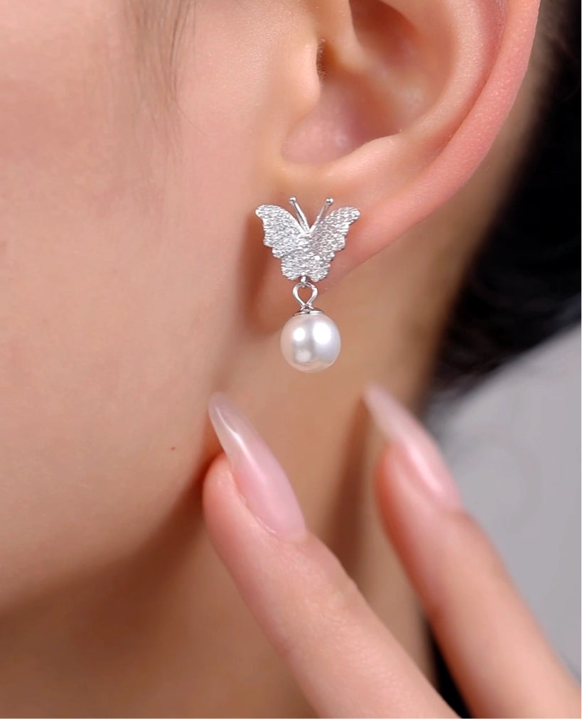 Butterfly Shaped White Swarovski Teardrop with White Pearl (IJ18185)