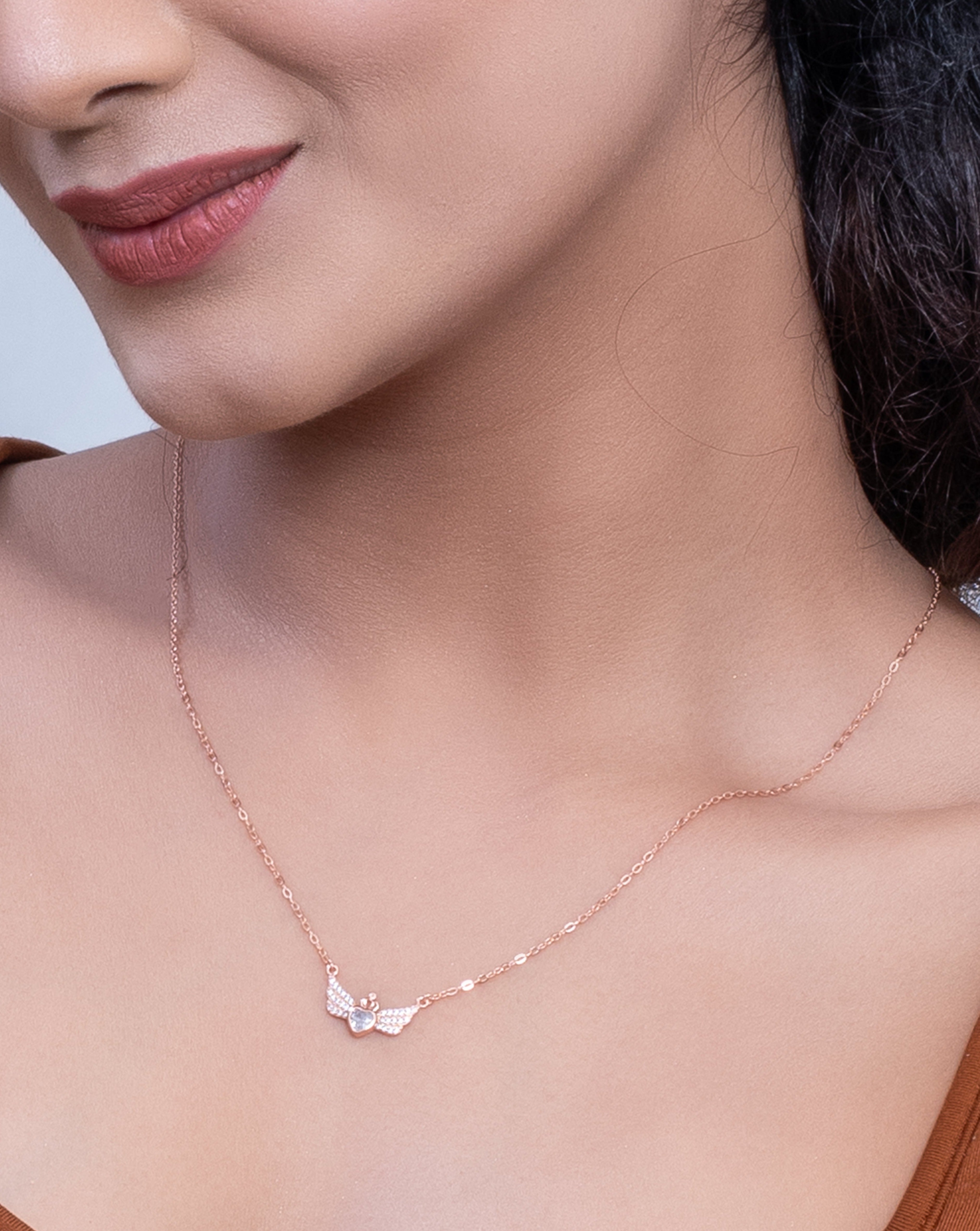 White Swarovski Zircon Heart Stone with Crown nd Wings Motif Silver Chainwith Stone (IJ12780)
