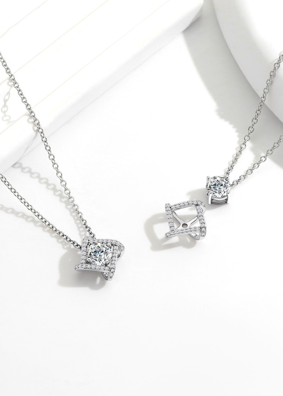 Solitaire Chain (IJ1856)